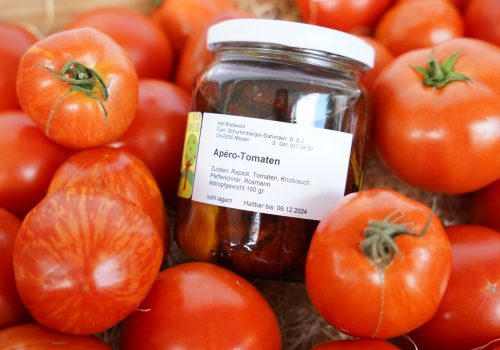 Eingemachte Apéero-Tomaten vom Hof Riedweid